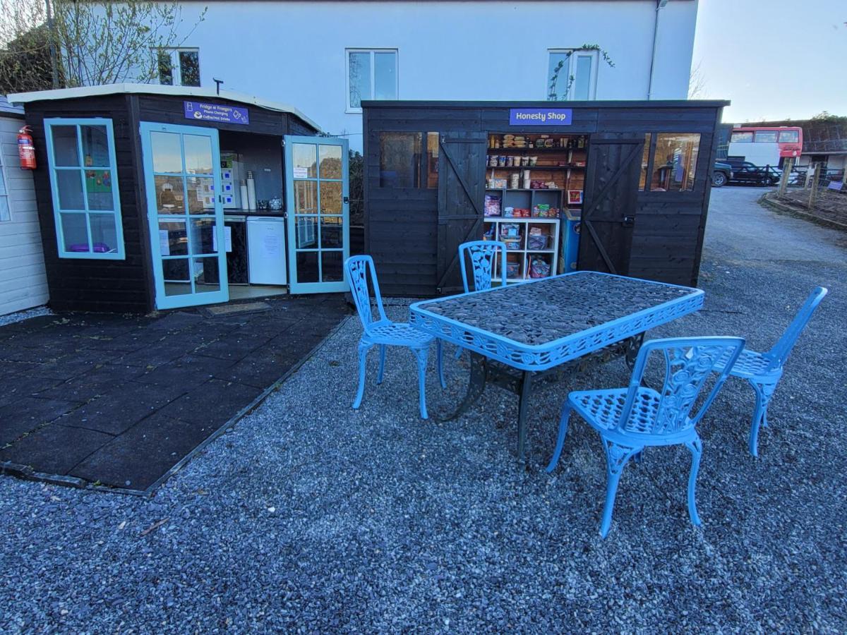 1 Glamping Tent With Kitchen & Electric On Small Family Campsite, No Bedding Supplied Narberth Esterno foto