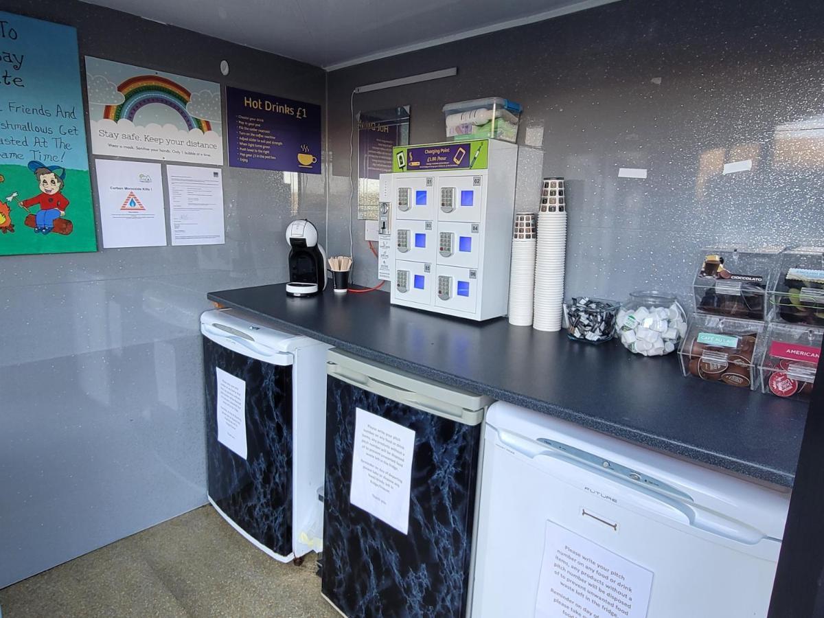 1 Glamping Tent With Kitchen & Electric On Small Family Campsite, No Bedding Supplied Narberth Esterno foto