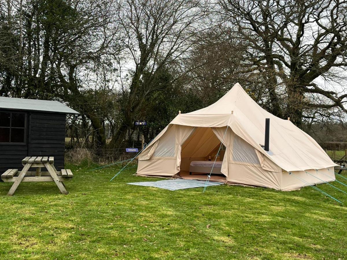 1 Glamping Tent With Kitchen & Electric On Small Family Campsite, No Bedding Supplied Narberth Esterno foto