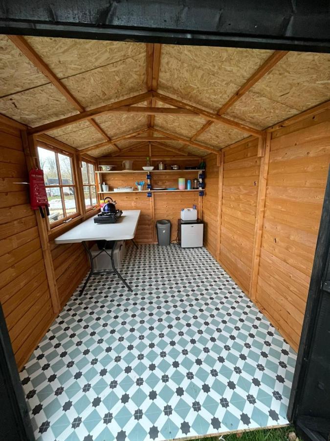 1 Glamping Tent With Kitchen & Electric On Small Family Campsite, No Bedding Supplied Narberth Esterno foto